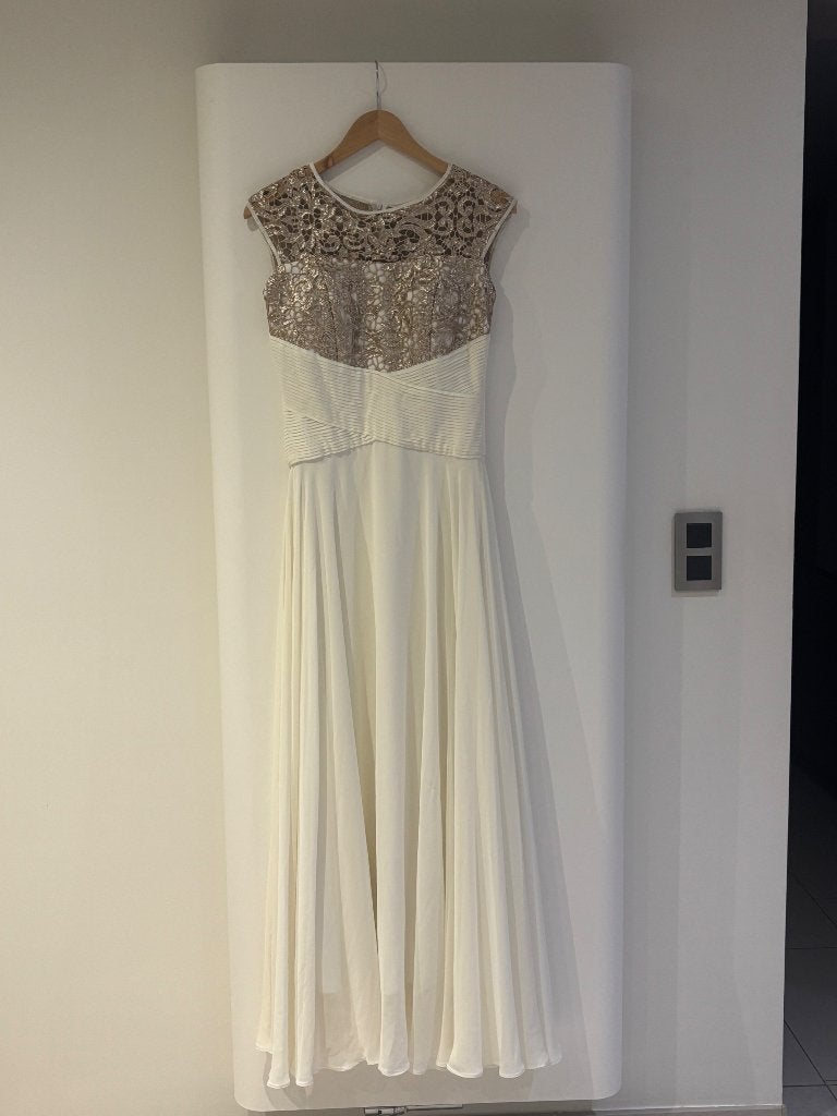 Robe de bal élégante crème — taille 36/38 ✨, Enlèvement ou Envoi, Taille 36 (S), Comme neuf, Blanc