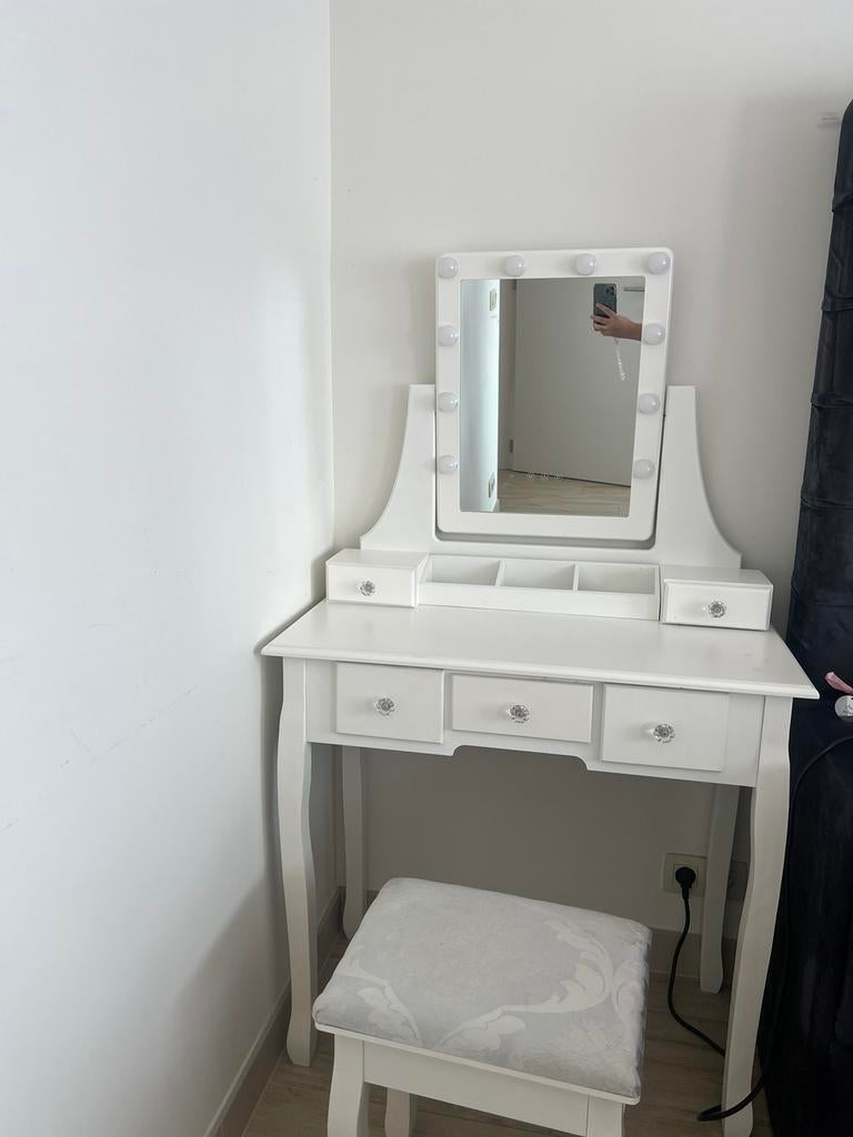 makeup tafel gratis, Huis en Inrichting, Ophalen, Zo goed als nieuw