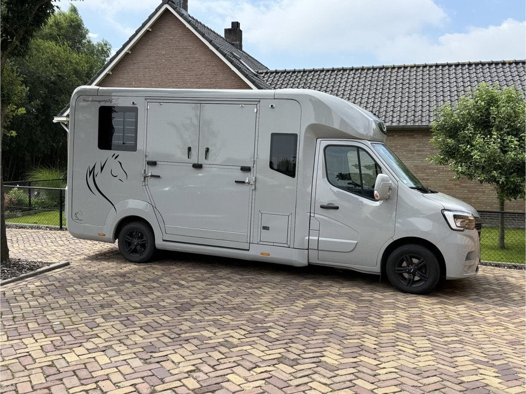 Renault Master | HORSETRUCK | STX | STALLION 5XL | 2022 | HE, Weduwestraat 12
4884MV  WERNHOUT, NL, Paardenwagentje NL | MVV HORSETRUCKS