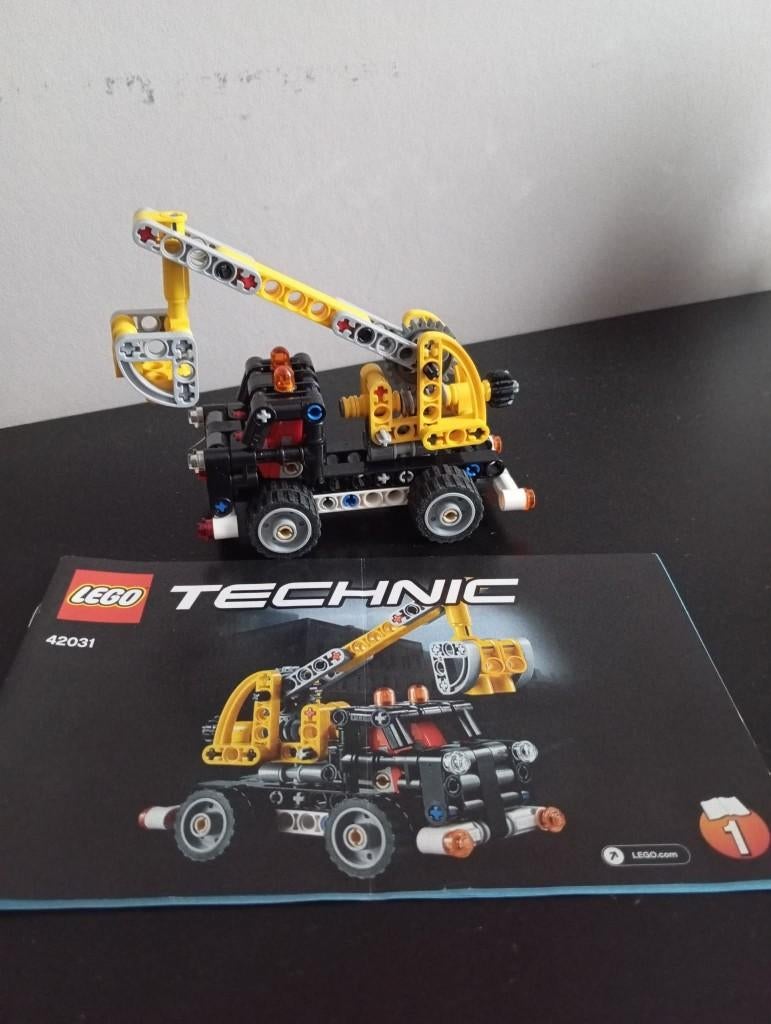 LEGO 42031 (Technic — bakwagen/kersenplukker), Lego, Compleet, Ophalen of Verzenden, Zo goed als nieuw