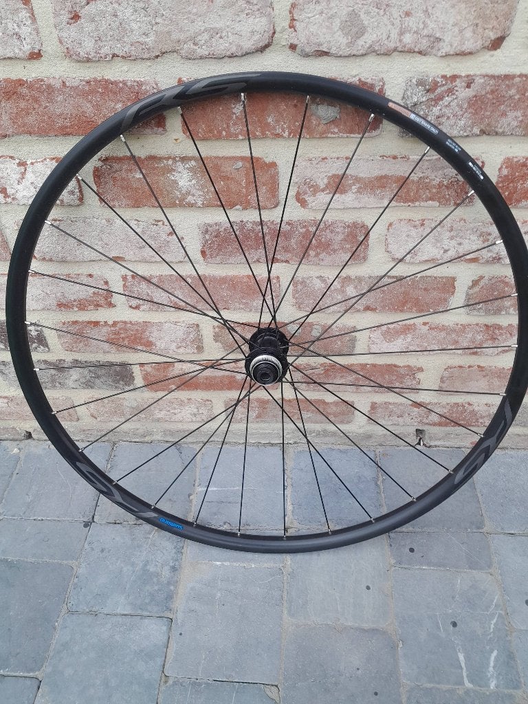 1 paire de roue shimano RS, Zo goed als nieuw, Aluminium, Shimano, Ophalen