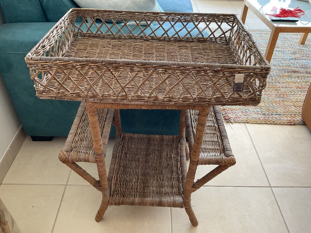 Rivièra Maison rattan bijzettafel, Ophalen, Zo goed als nieuw, Overige materialen