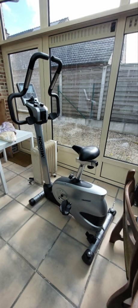 Hometrainer Medion MD40712, Sport en Fitness, Ophalen, Zo goed als nieuw, Metaal, Benen