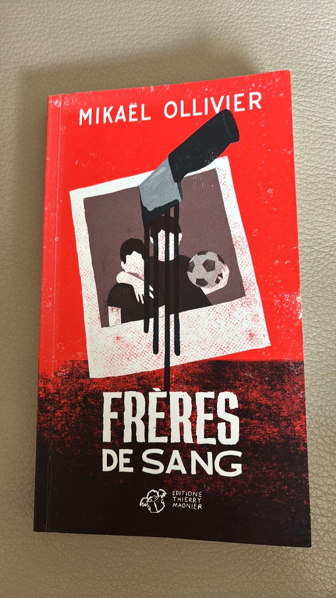 Frères de Sang - Mikaël Ollivier, Boeken, Ophalen of Verzenden, Zo goed als nieuw