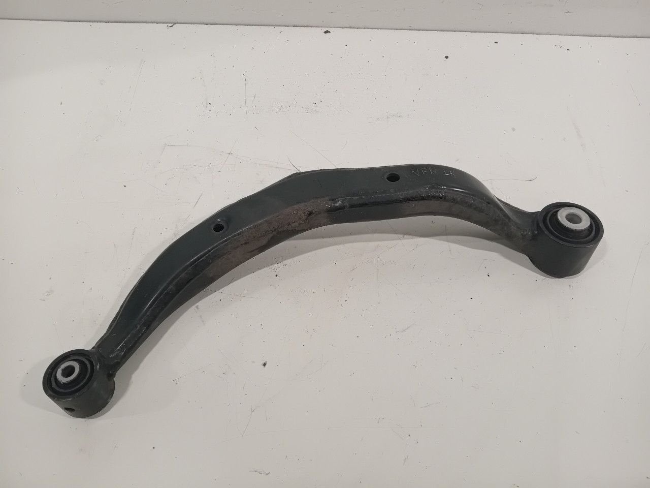 Draagarm links achter Lexus RX, Onderdelen@venauto.nl, Van der Ven Autorecycling B.V., Gebruikt, Ettenseweg 76, 4706 PB Roosendaal, The Netherlands