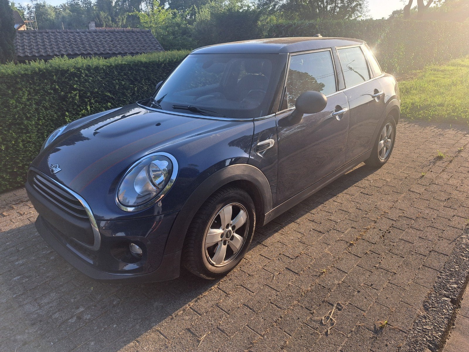 Mini One bleue. 5 portes. Version de luxe avec toit panorami, Autos, Mini, Particulier, One, Toit panoramique, Essence, 5 portes