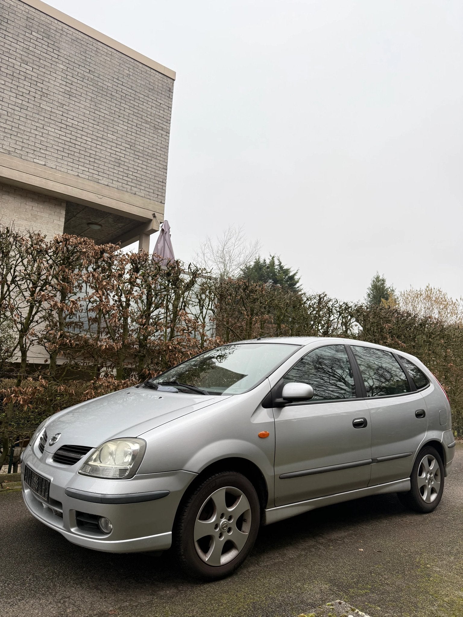 Nissan Almera Tino 1.6 benzine AUTOMAAT - GARANTIE, Auto's, Automaat, Monovolume, Gebruikt, Overige kleuren