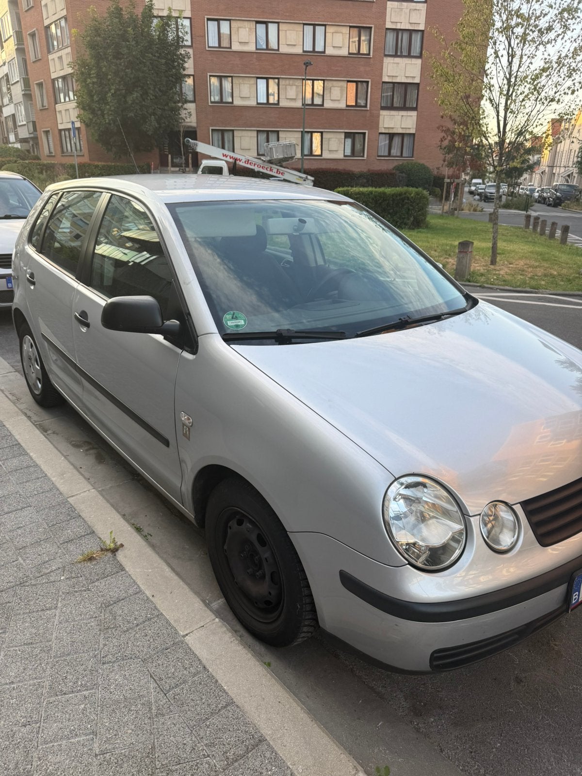Polo 4 grise, Stof, Zwart, 4 cilinders, 5 deurs