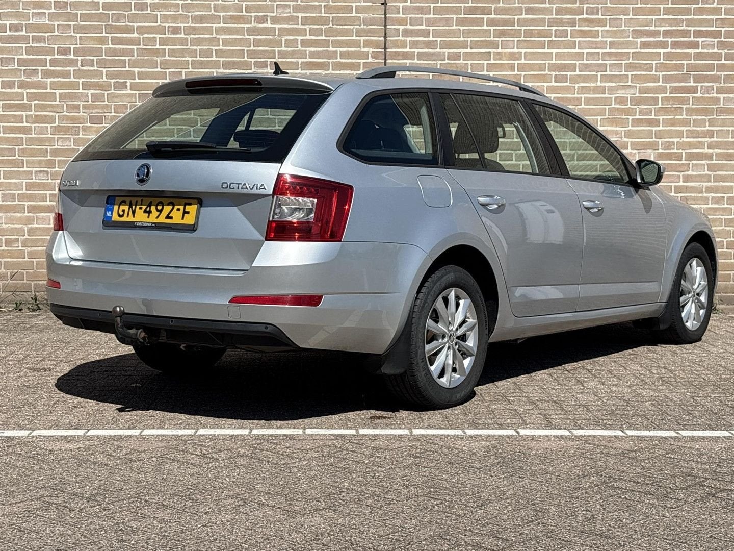 Skoda Octavia Combi 1.6 TDI Greentech Ambition Businessline, Autos, Skoda, Argent ou Gris, Achat, Entreprise, Electronic Stability Program (ESP)