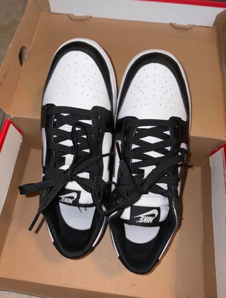 Nike dunk low panda (43), Enlèvement, Comme neuf