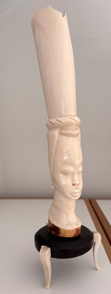 Statue en ivoire, Enlèvement, Utilisé, Humain