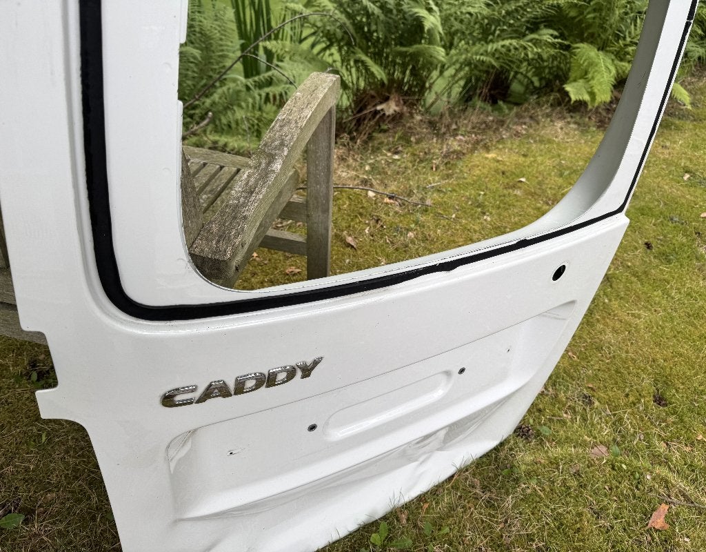 Linker achterdeur Caddy III 2003-2020 met deuk. Kleur LB9A., Auto-onderdelen, Ophalen, Gebruikt, Achter, Volkswagen
