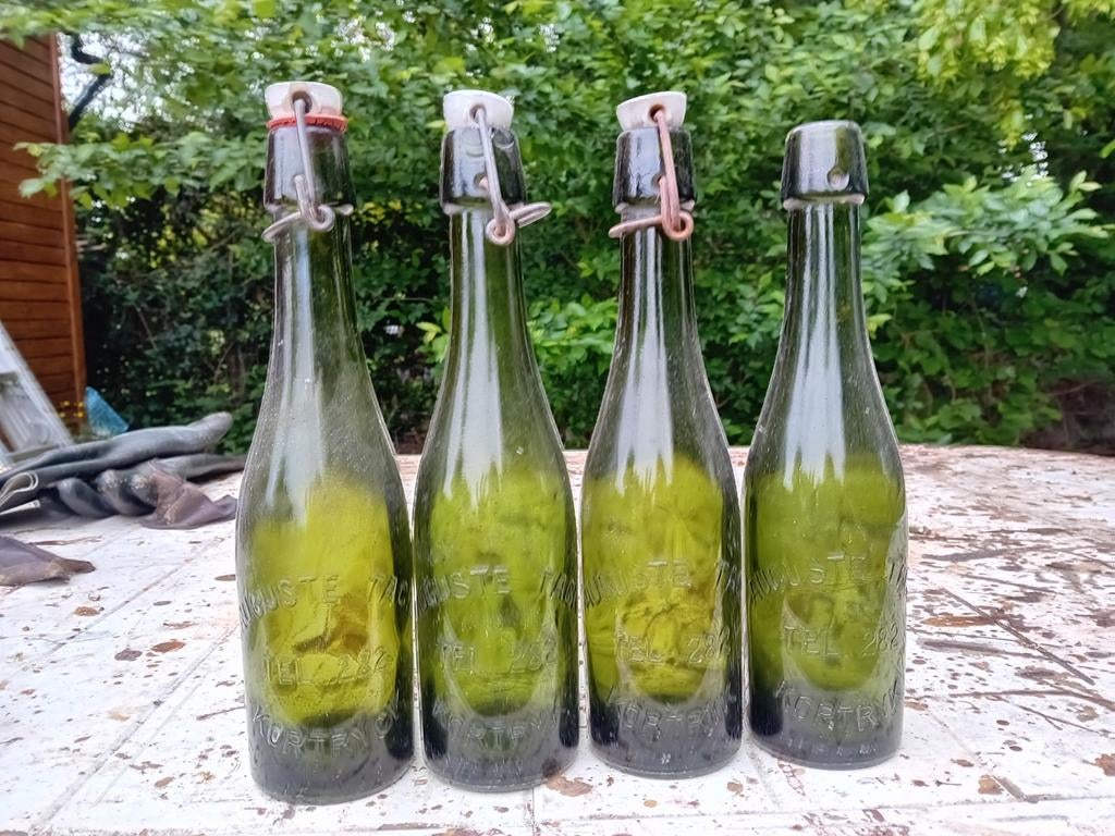 Oude vintage bierflessen brouwerij August Tack Kortrijk, Enlèvement ou Envoi