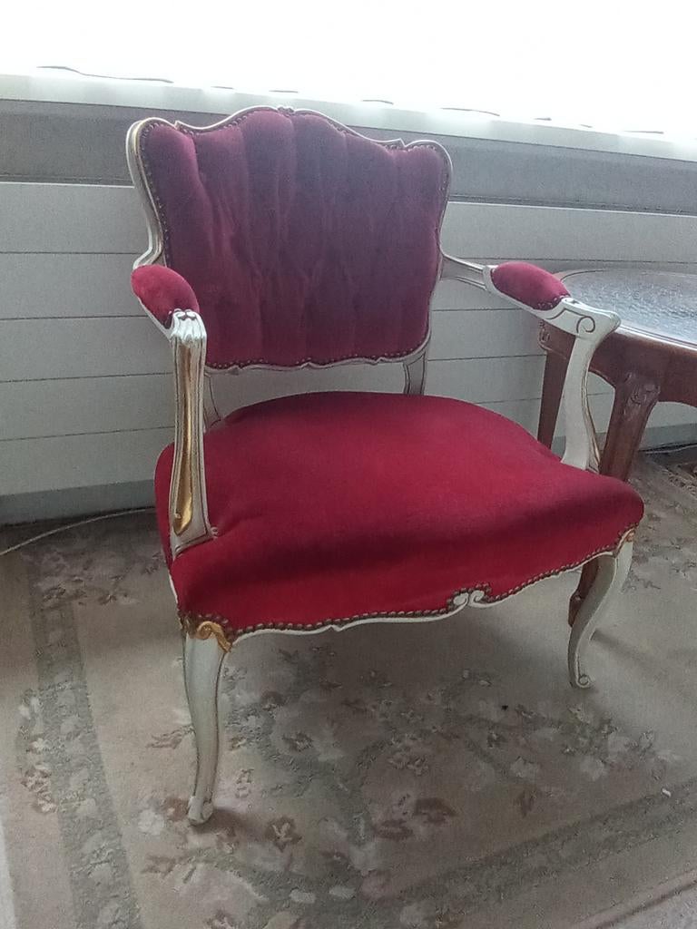 Prachtige antieke fauteuil met een elegante vormgeving en ro, Antiek en Kunst, Ophalen