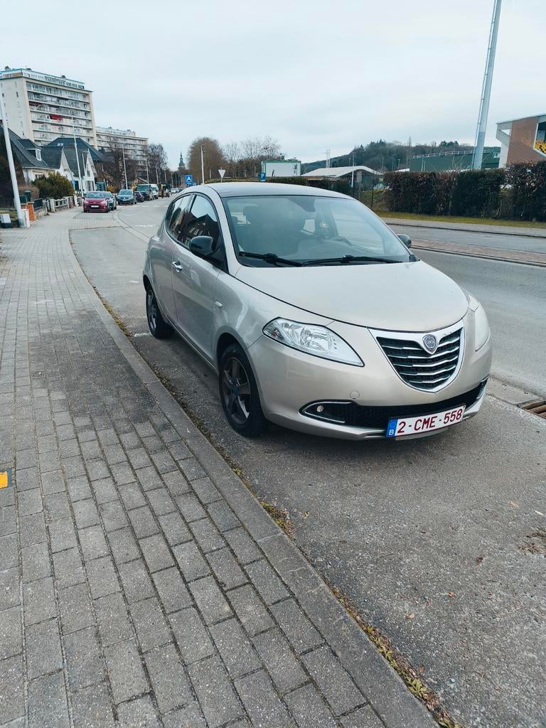 Lancia ypsilon, Autos, Entreprise, Essence, Achat, USB