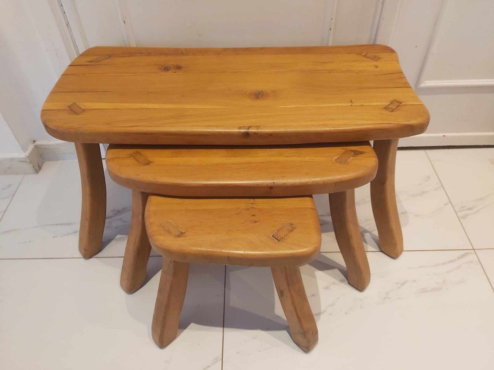 Vintage Brutalist Eikenhouten Nesting Tables – Jaren 70 – Se, Ophalen of Verzenden