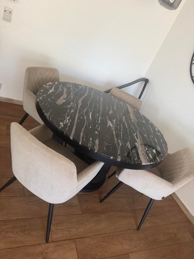 Nieuw marbel tafel met gratis stoelen erbij, Ophalen of Verzenden, Zo goed als nieuw