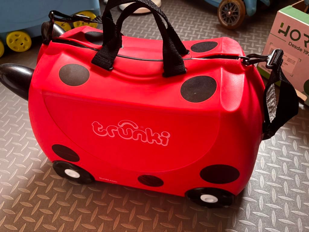 Valise trunki pour enfants avec roulettes, Enlèvement, Comme neuf, Roulettes