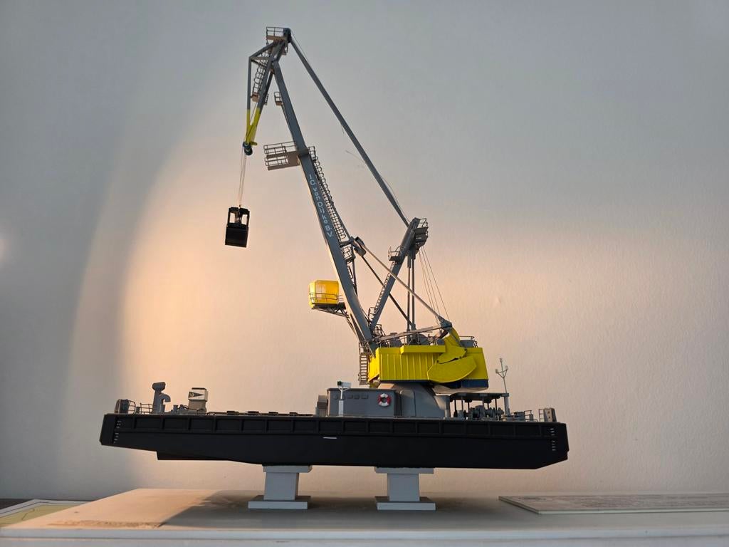 Model schip Michiel De Ruyter Amsterdam Ganz Danubius kraan, Ophalen