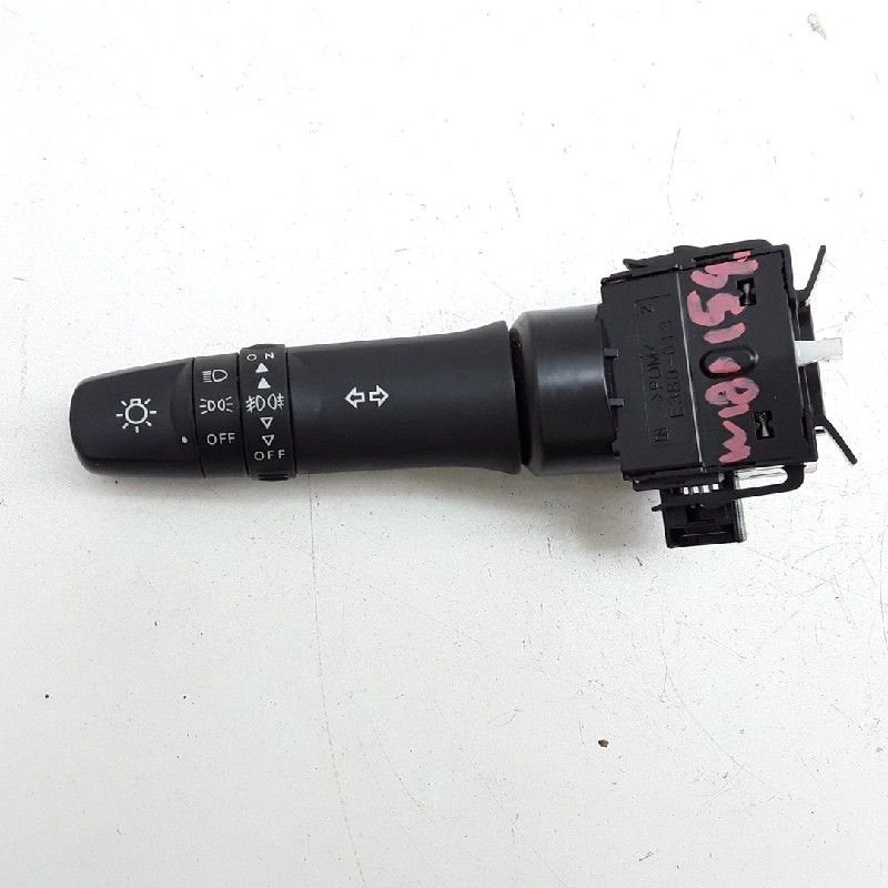 INTERRUPTEUR D'ECLAIRAGE Lancer Sportback (CX) (|E380013|), Utilisé, Mitsubishi