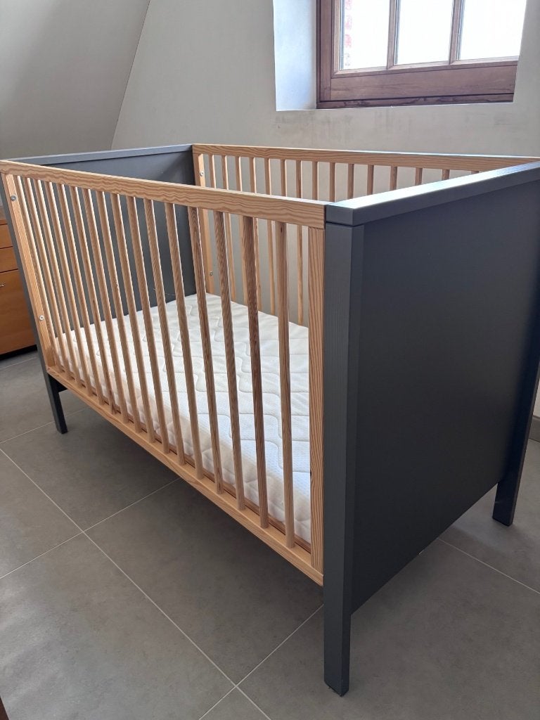 Babybed - ledikant, Ophalen, Zo goed als nieuw, Ledikant