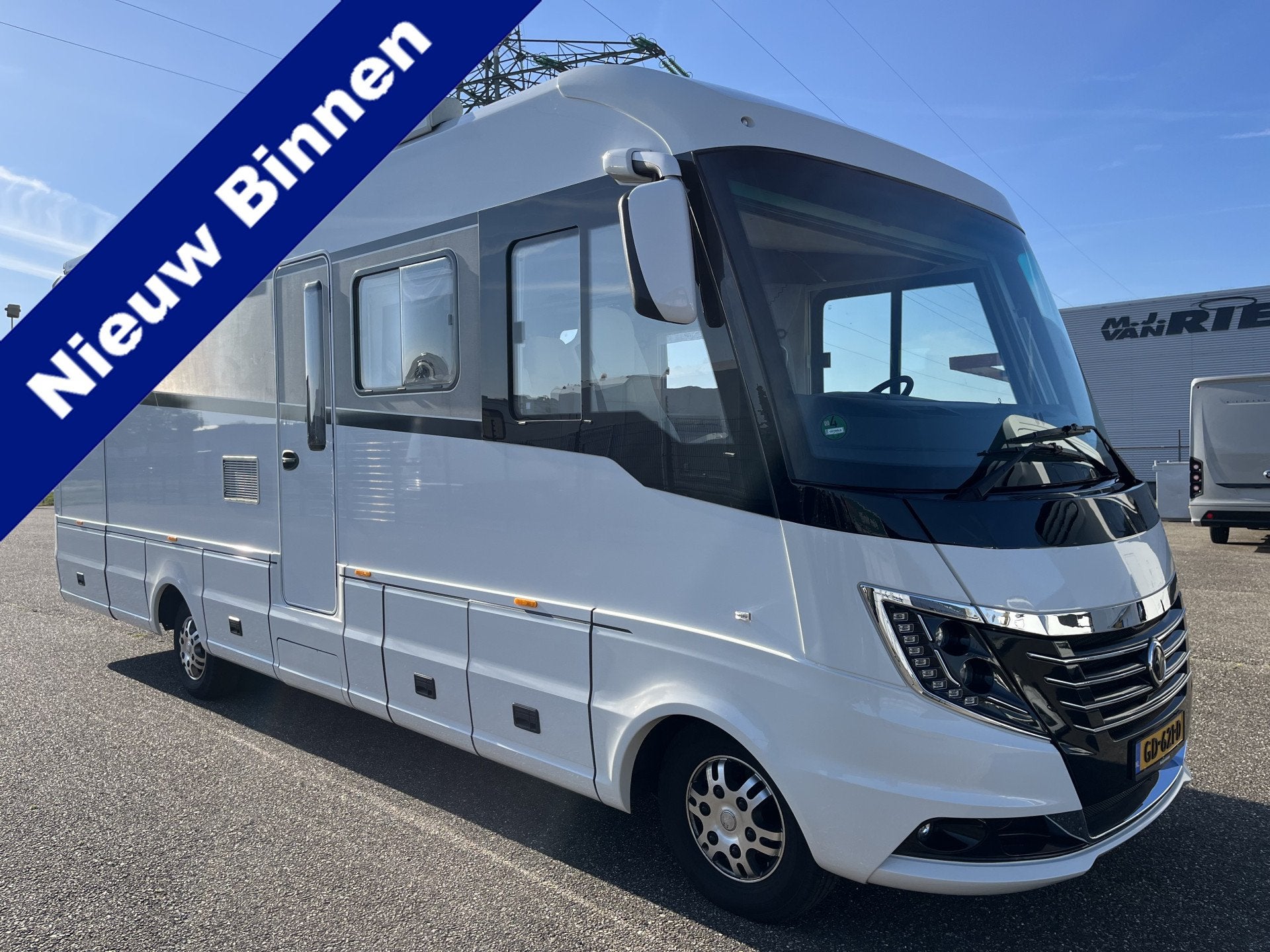 NIESMANN BISCHOFF FLAIR 880 204pk Automaat Lithium Solar Hef, Niesmann+Bischoff, 8 à 9 mètres, Diesel, Automatique