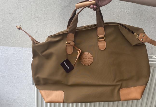 grand sac de voyage Lancel, Neuf, 35 à 55 cm, Enlèvement, Autres couleurs