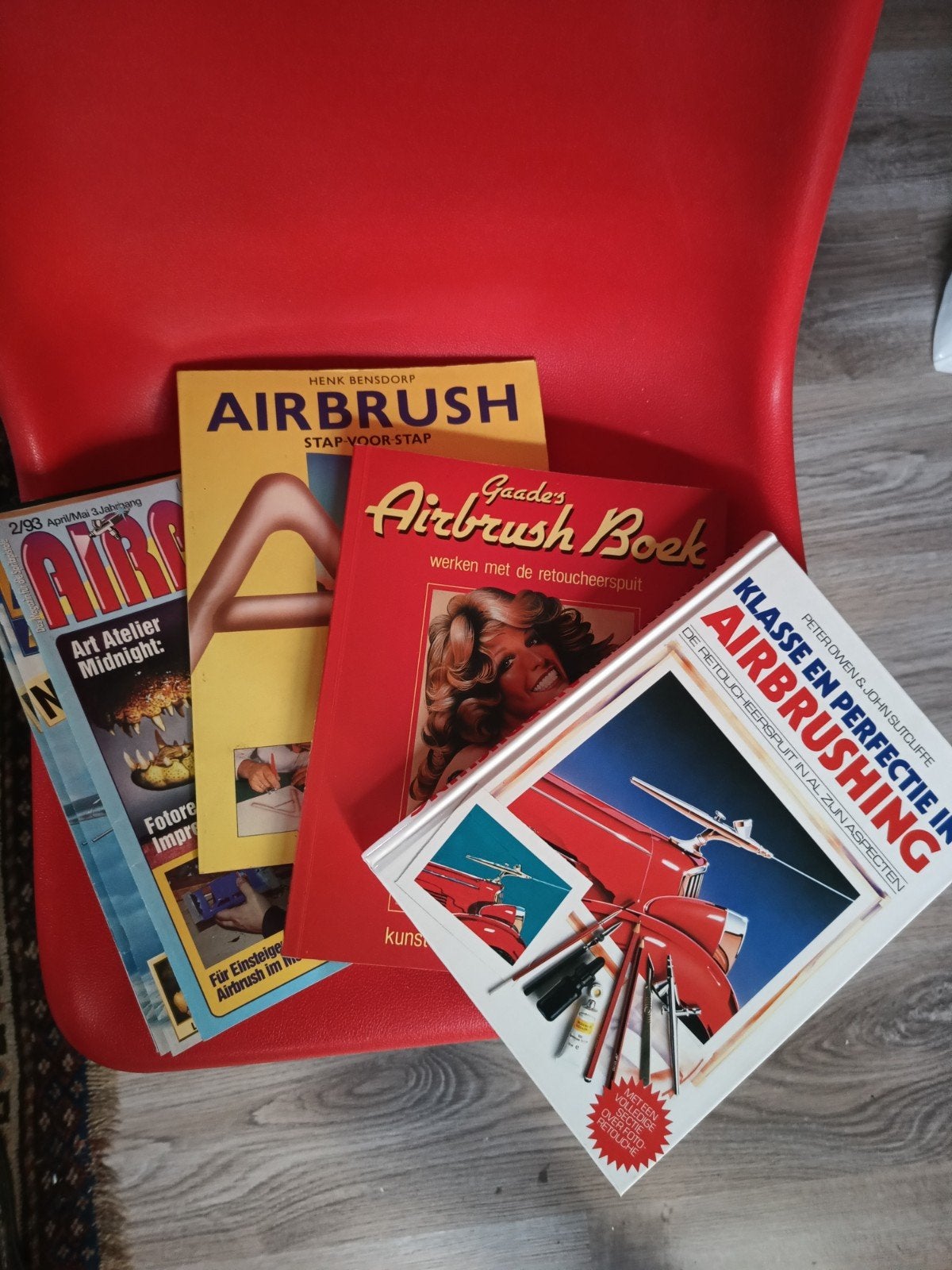 boeken en tijdschriften airbrush, Ophalen of Verzenden, Zo goed als nieuw