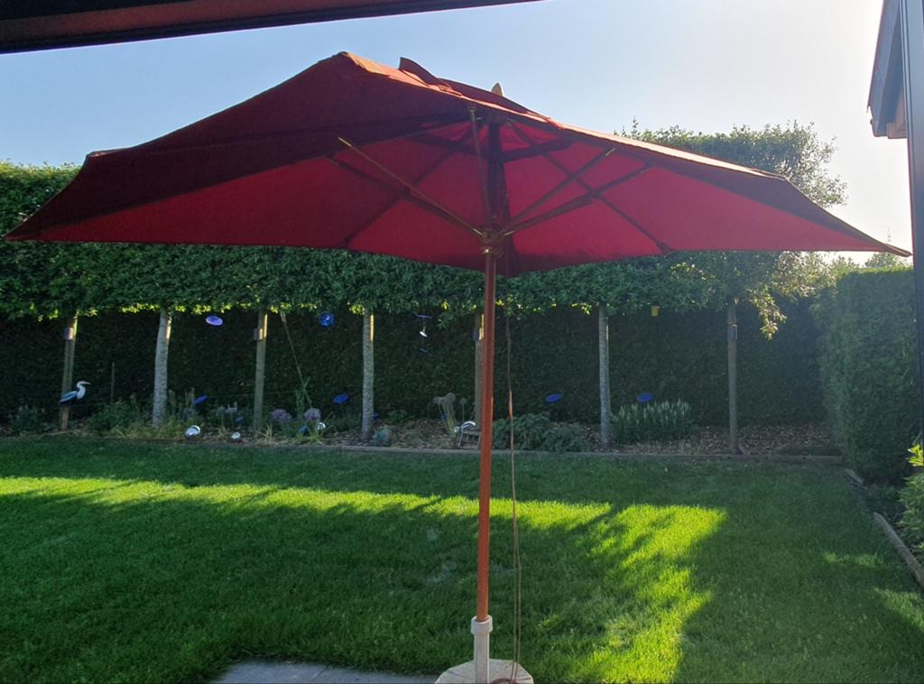 Parasol Couleur « bordeaux » (rouge) 3x3 mètres carrés, Enlèvement