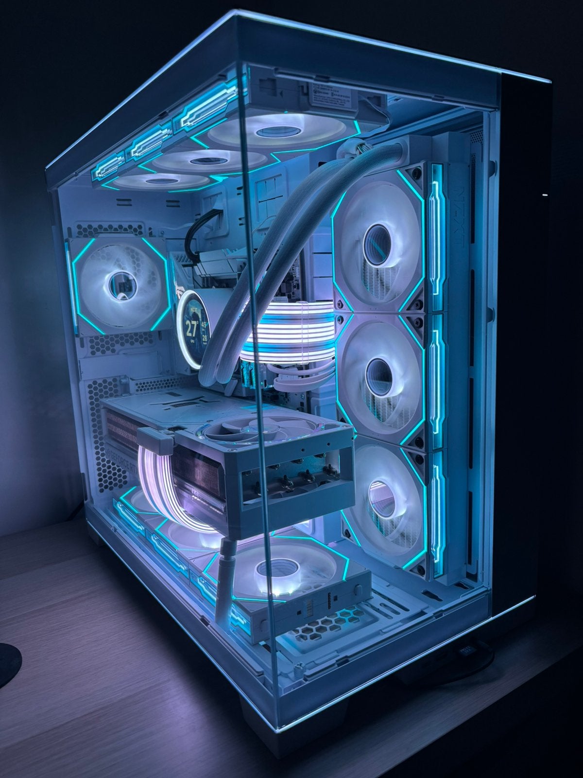 | RTX 5080 Astral White | Ryzen 9 9900X  gaming pc, 32 GB, ASUS, Comme neuf, 4 Ghz ou plus