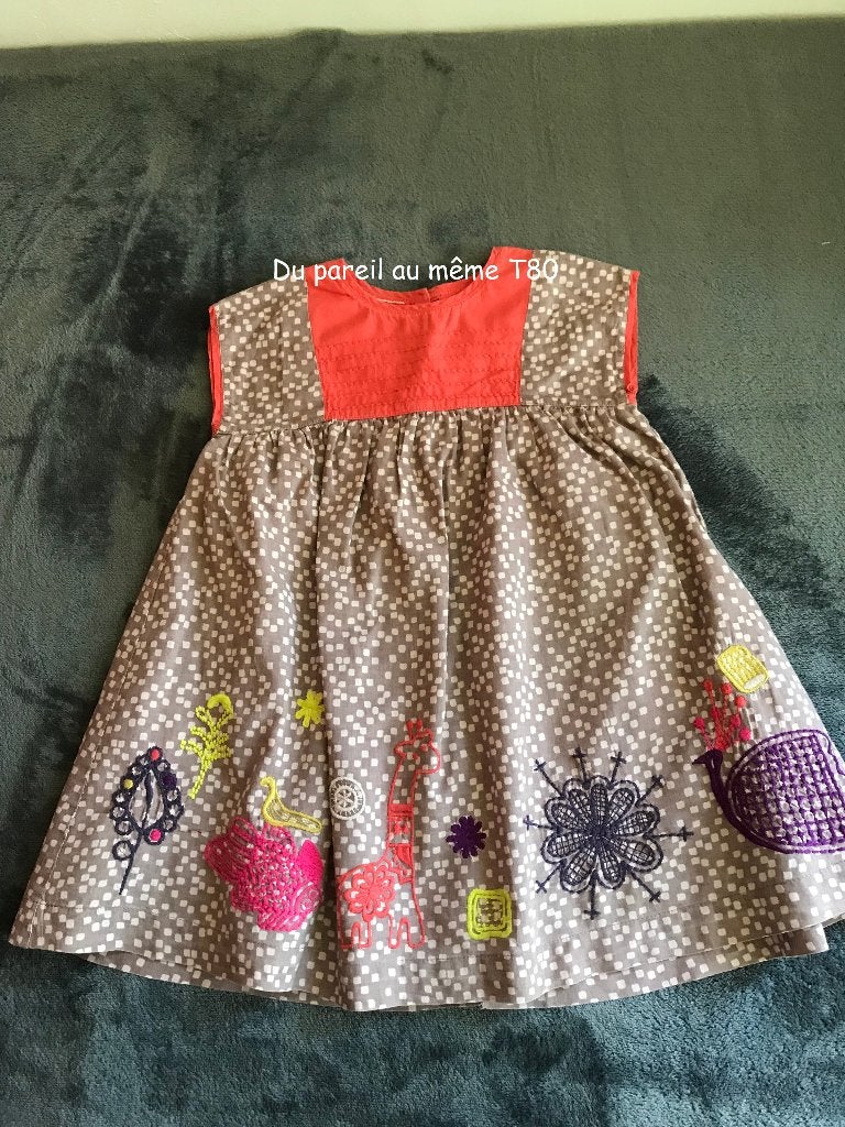 Hetzelfde met dezelfde T80-jurk, Kinderen en Baby's, Babykleding | Maat 80, Ophalen of Verzenden, Gebruikt, Meisje, Jurkje of Rokje