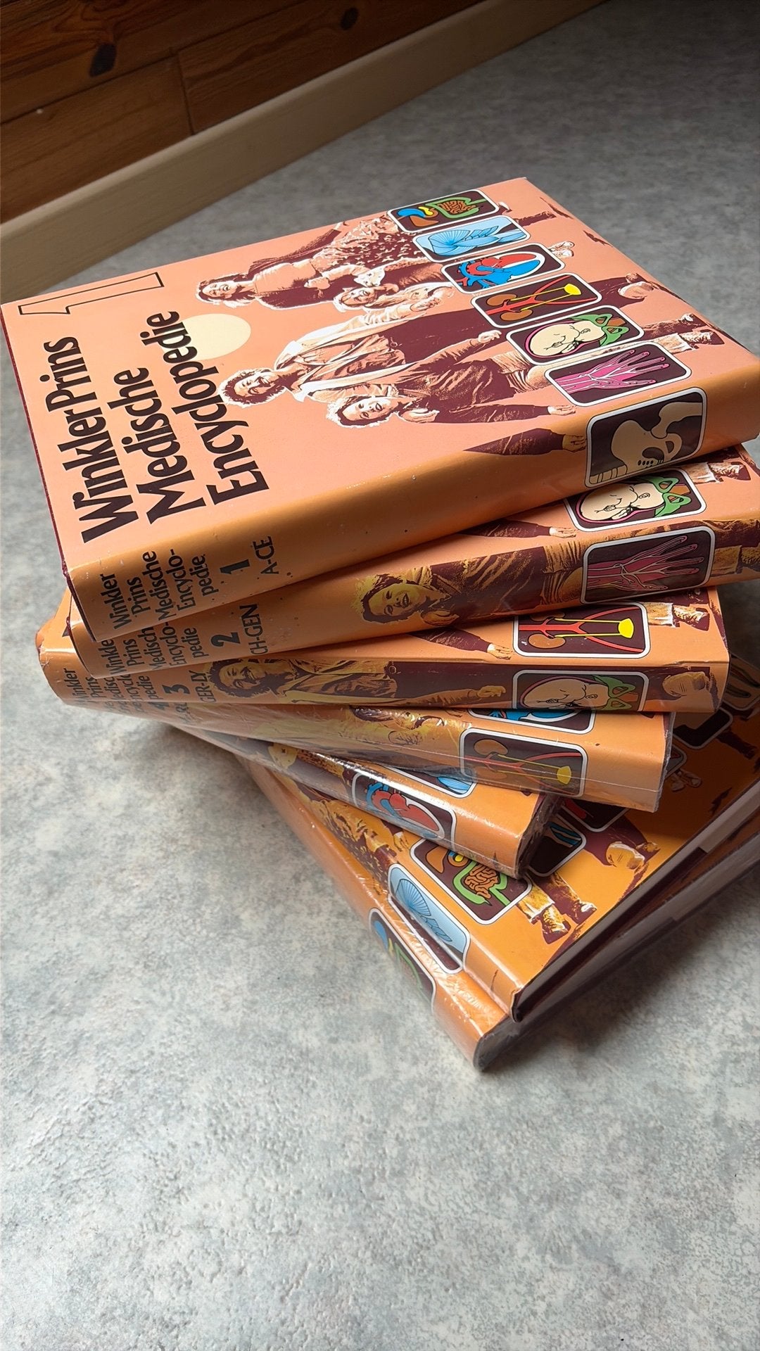 Winkler Prins Medische Encyclopedie – compleet, Ophalen, Zo goed als nieuw