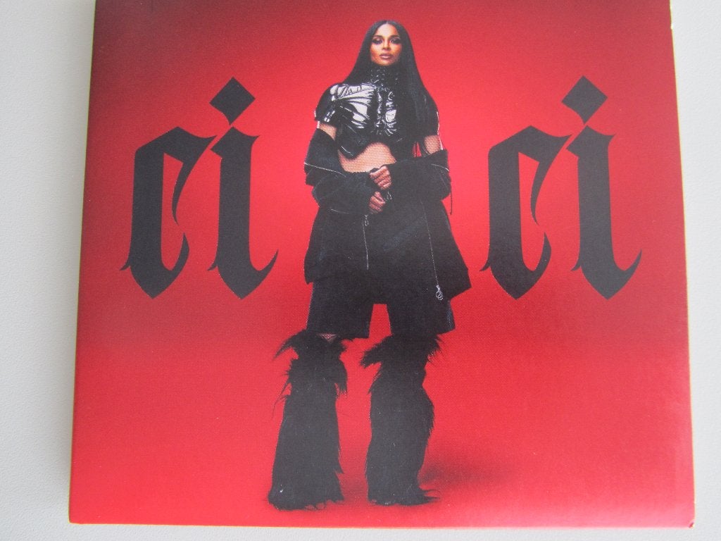 CD CIARA "CICI" (14 tracks), CD & DVD, CD | Hip-hop & Rap, Enlèvement ou Envoi, Comme neuf, Album, Digipak