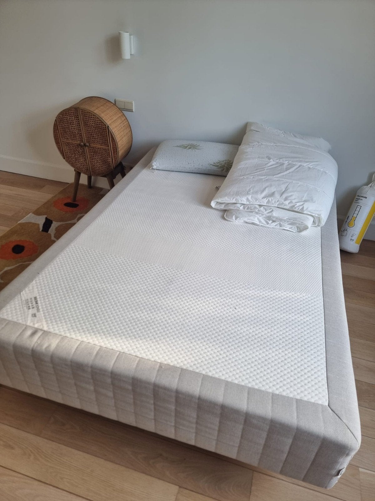 Lit IKEA Sultan Songli 140  200 cm

Lit IKEA avec ma, Maison & Meubles, Queen size, 140 cm, Enlèvement, Utilisé