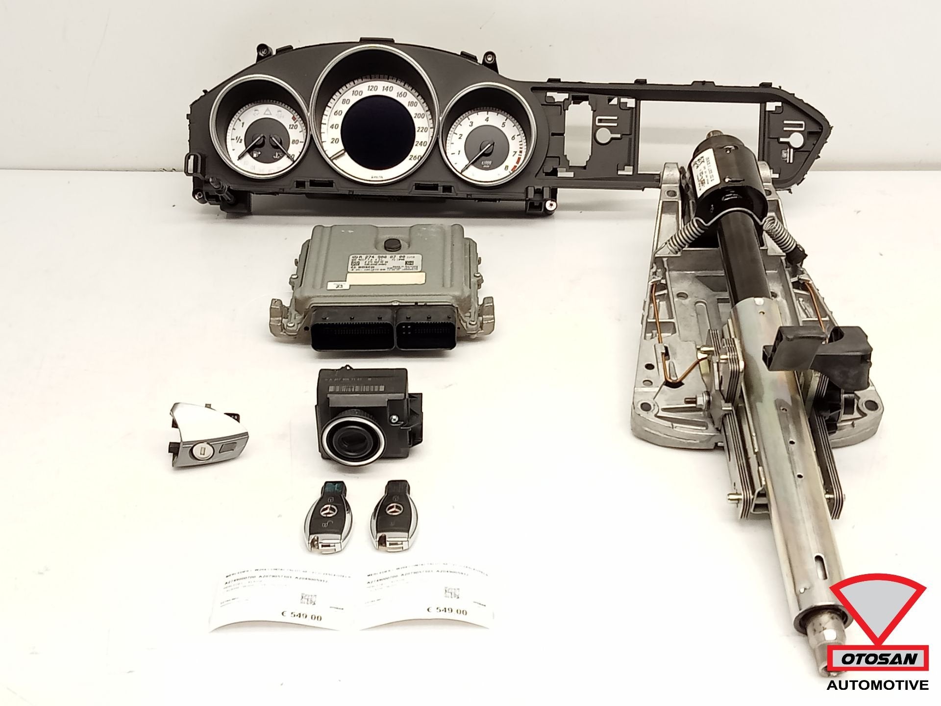 Mercedes C W204 Contactslot Set ECU 2xSleutels A2749000700 A, Gebruikt, Mercedes-Benz AG, Mercedes-Benz, Mercedesstrasse 120
70372  Stuttgart, DE