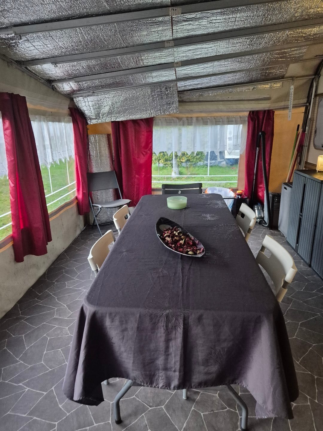 caravane tractable, Jusqu'à 4, Tabbert, 5 à 6 mètres, Lit relevable