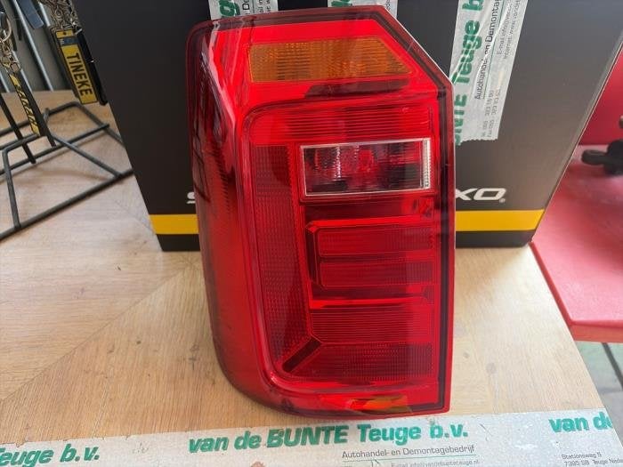 Achterlicht links van een Volkswagen Caddy, Gebruikt, -, Volkswagen, -