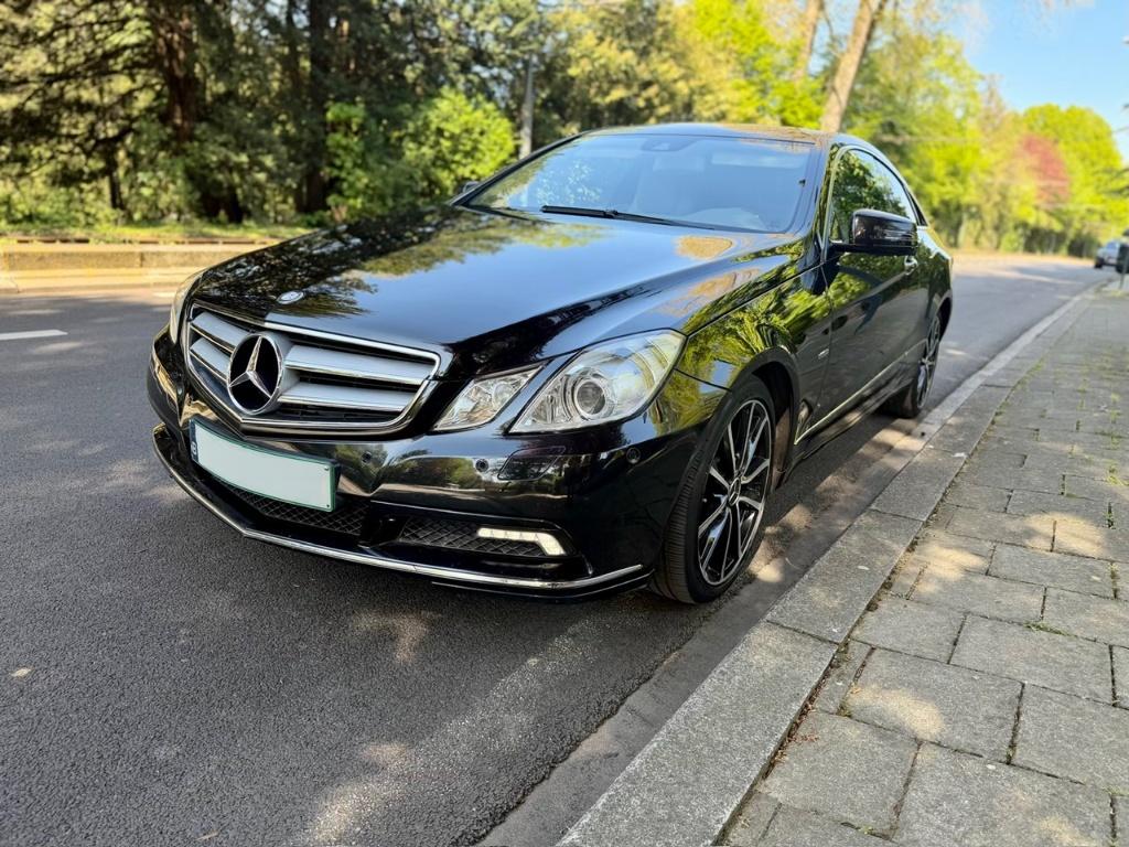 Mercedes E200 Avantgarde 1.8 Benzine Gekeurd voor verkoop!, Auto's, Mercedes-Benz, Automaat, Euro 5, Achterwielaandrijving, 4 cilinders