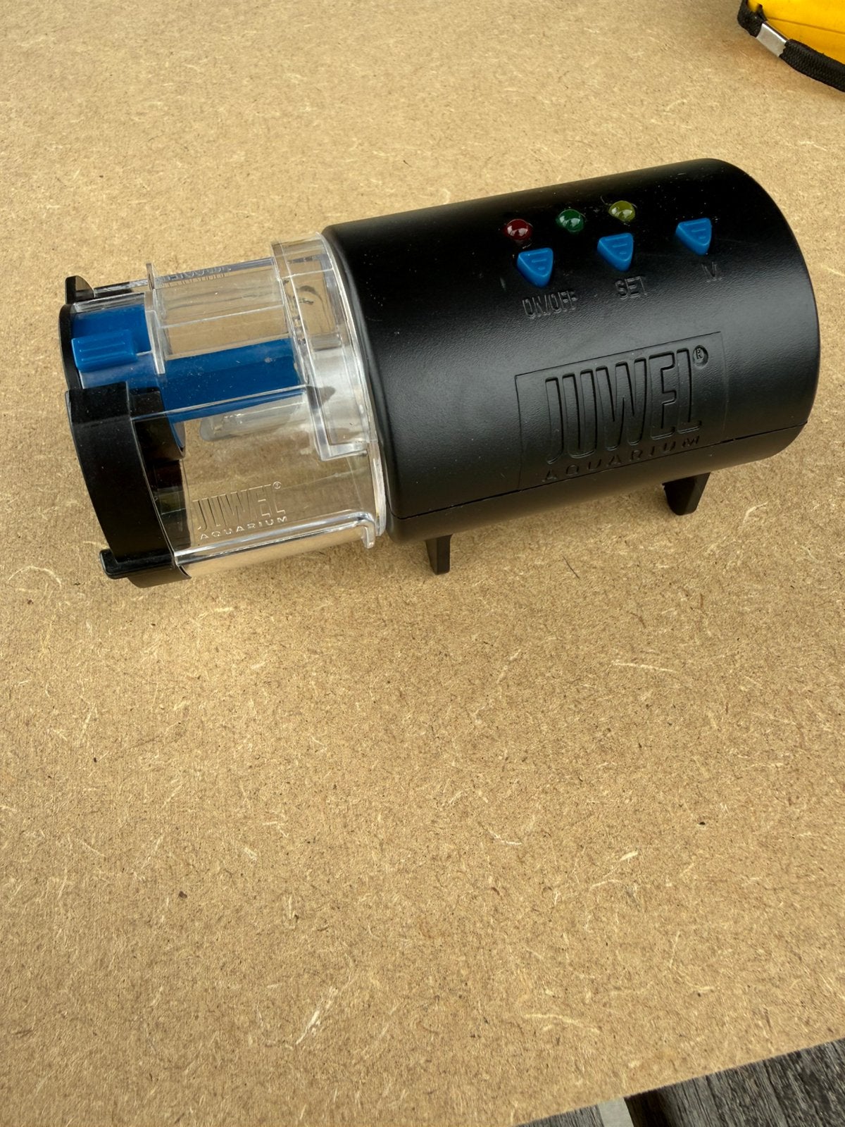 Automatische voeding vissen Juwel, Ophalen, Zo goed als nieuw, Juwel