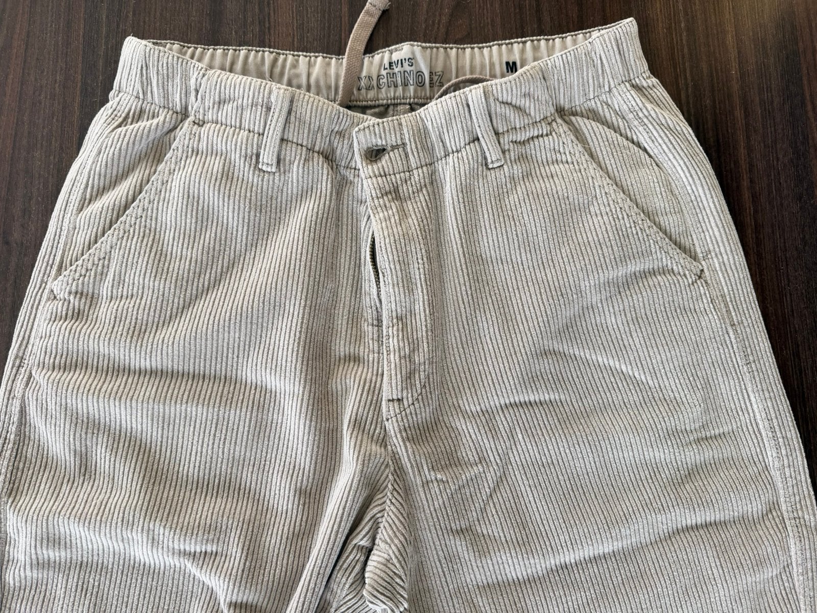 Levi’s broek velour brede pijpen gebroken wit/beige, Ophalen of Verzenden, Zo goed als nieuw, Beige