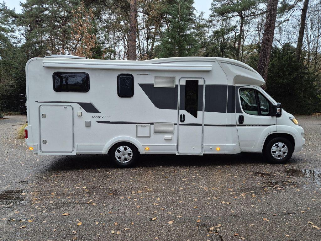 Adria Matrix 670 SL TWINBED hefbd 5pers AIRCO, Caravans en Kamperen, Mobilhomes, Bedrijf, Adria, Half-integraal