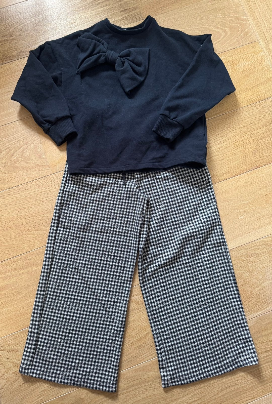 Sweater (134) en broek(128) meisjes Perfecte staat, Ophalen of Verzenden, Zo goed als nieuw, Broek