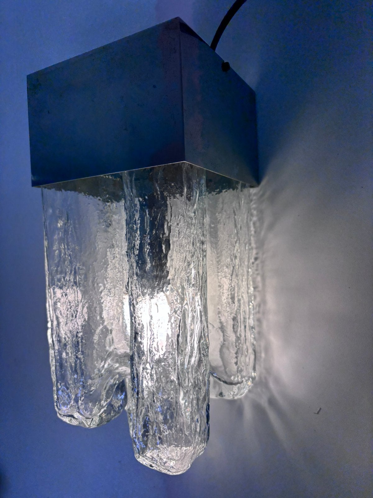 Exclusieve Mid-Century Kalmar 'Granada' Ijsglas  J.T. Kalmar, Antiek en Kunst, Antiek | Verlichting, Ophalen of Verzenden