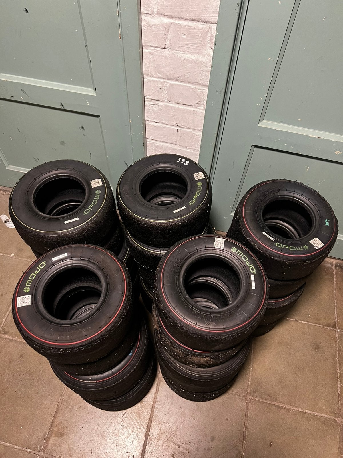 5 sets de slicks Mojo D2xx et D5 à vendre, Enlèvement ou Envoi, Comme neuf, Pièces Kart