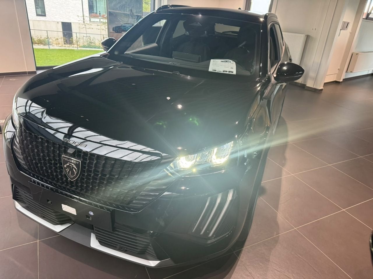 Peugeot 2008 Hybrid 145 Allure (bj 2026, automaat), Auto's, Gebruikt, 1199 cc, 136 pk, Bedrijf