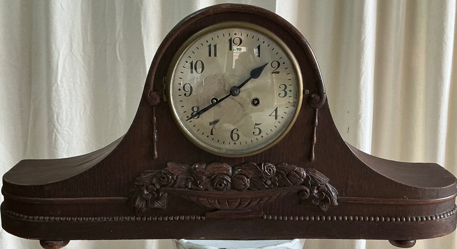 HORLOGE DE CHEMINÉE. Chêne plaqué., Antiquités & Art, Enlèvement ou Envoi