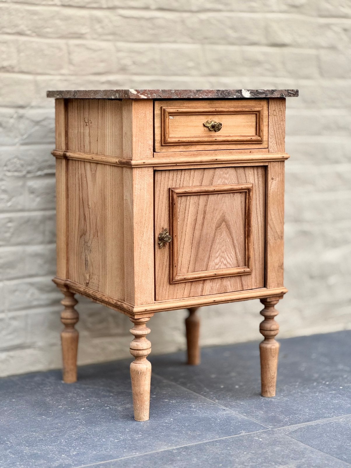 Chevet ancien en bois et marbre, Moins de 45 cm, Enlèvement, Utilisé, 55 à 70 cm