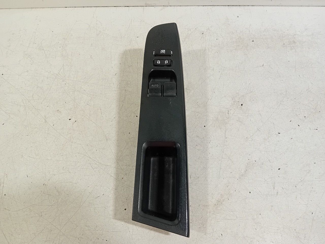 Bedieningspaneel elektrische ramen Toyota Yaris, Onderdelen@venauto.nl, Van der Ven Autorecycling B.V., Gebruikt, Ettenseweg 76, 4706 PB Roosendaal, The Netherlands
