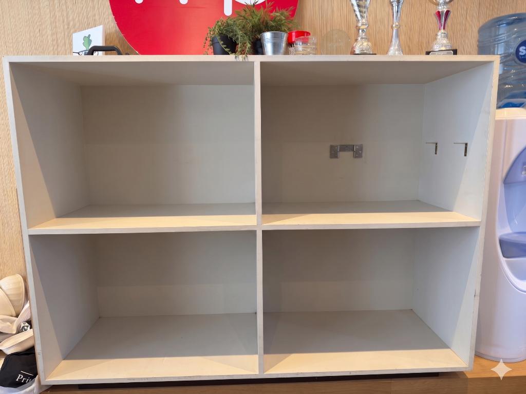 Grote witte kast, Ophalen, Gebruikt, Overige houtsoorten, Met plank(en)