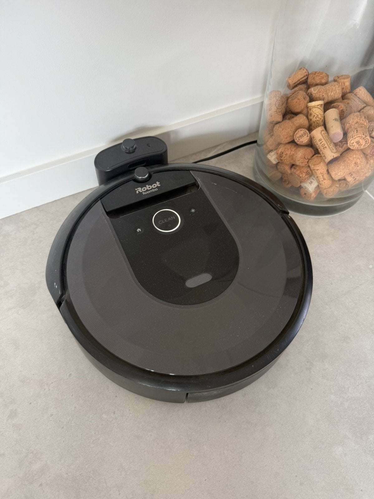 iRobot Roomba i7 – compleet met accessoires - 25€, Ophalen, Gebruikt, IRobot, Reservoir
